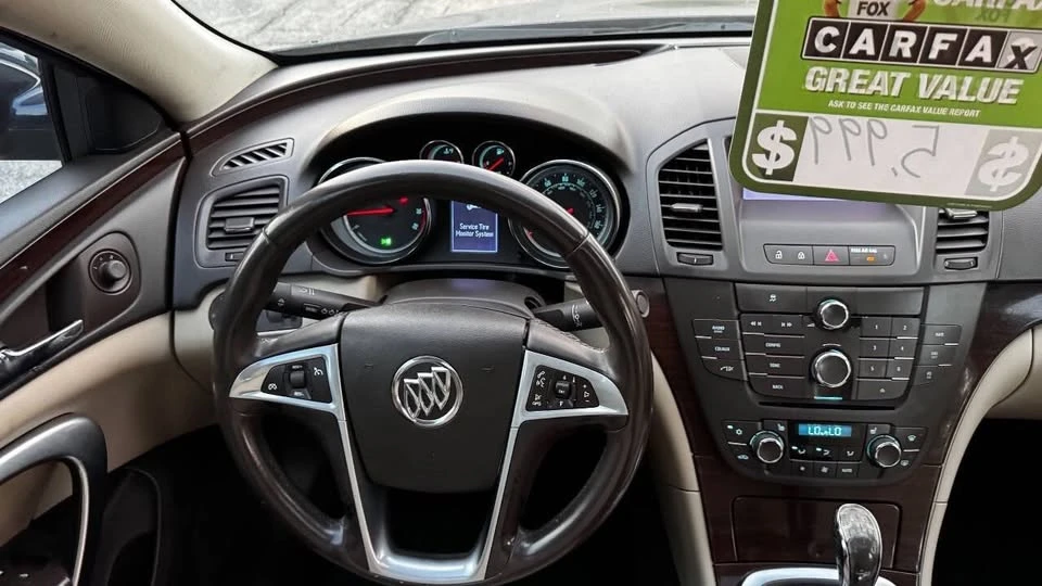 2011 Buick Regal - Image 10 of 20