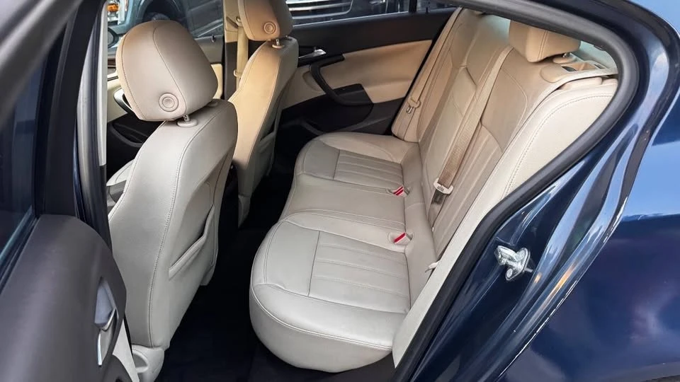 2011 Buick Regal - Image 15 of 20