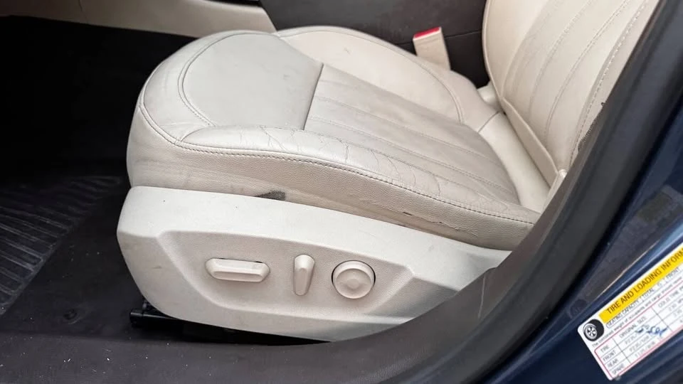 2011 Buick Regal - Image 17 of 20