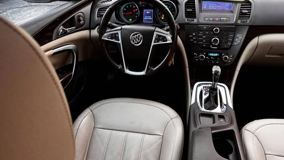 2011 Buick Regal - Image 8 of 20