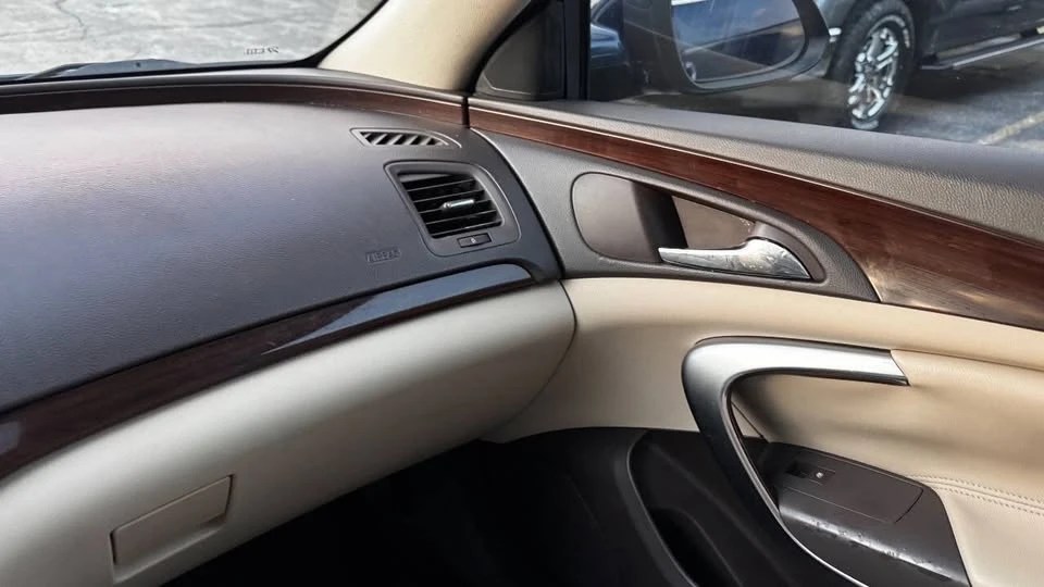 2011 Buick Regal - Image 12 of 20