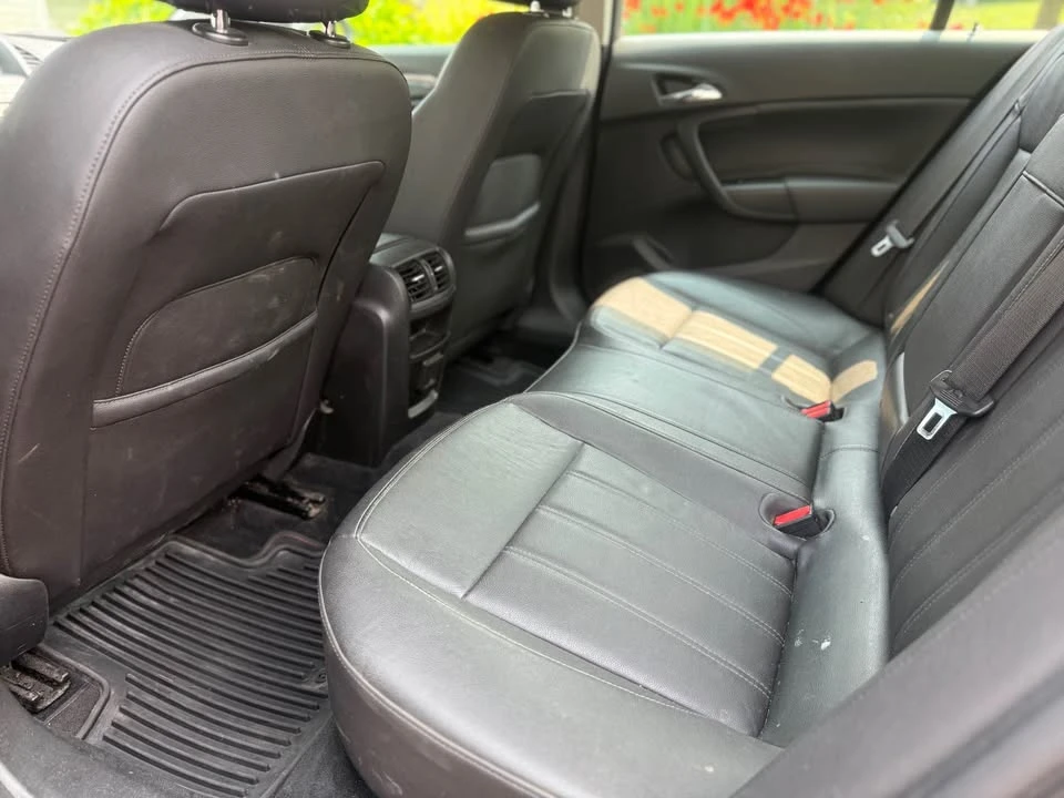 2011 Buick Regal - Image 2 of 3