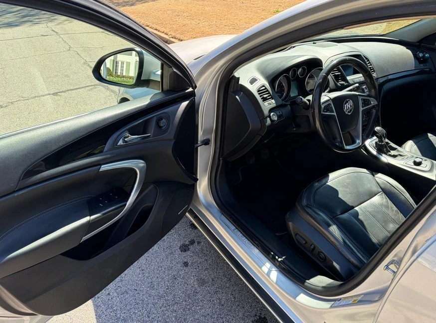 2011 Buick Regal - Image 12 of 21