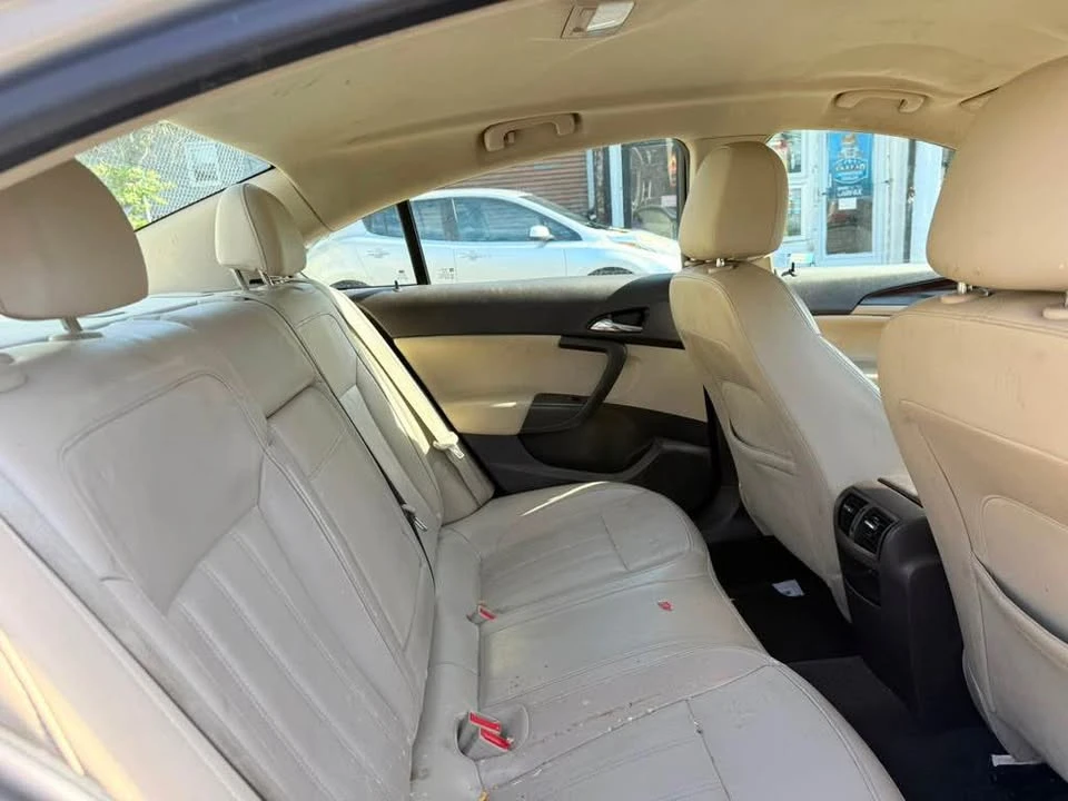 2011 Buick Regal - Image 18 of 20