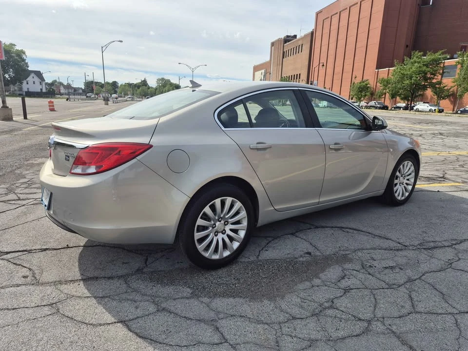 2011 Buick Regal - Image 5 of 11
