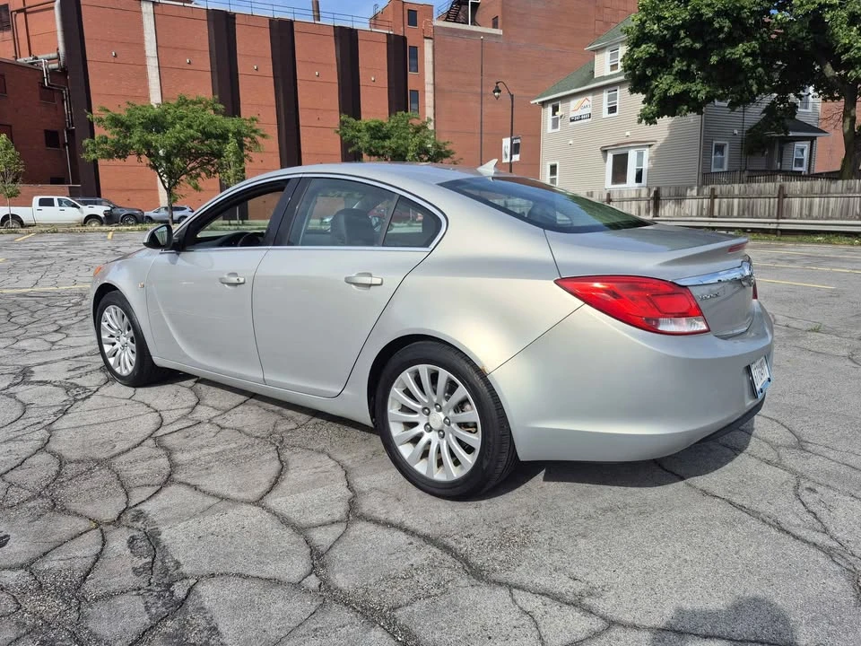 2011 Buick Regal - Image 3 of 11