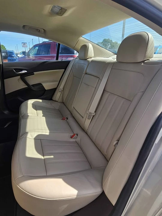 2011 Buick Regal - Image 12 of 18
