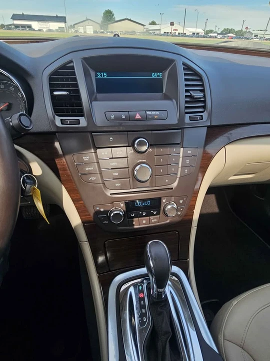 2011 Buick Regal - Image 14 of 18