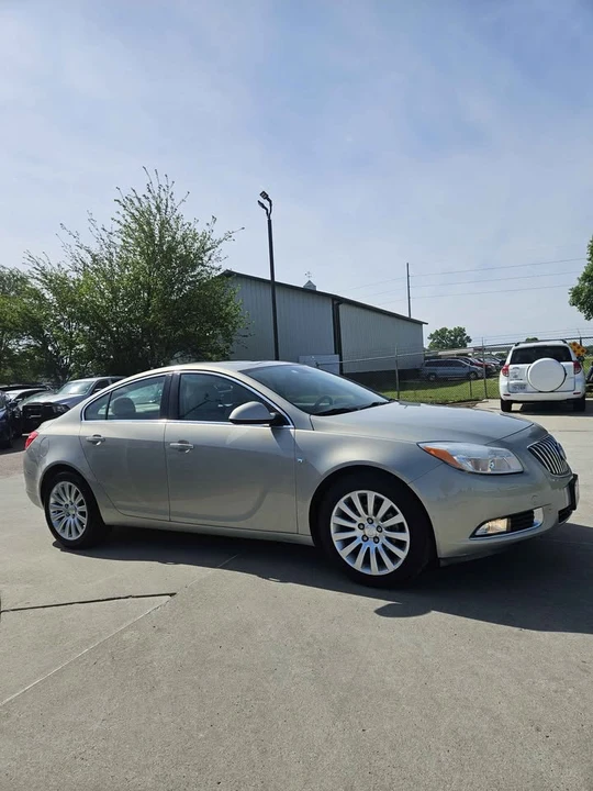 2011 Buick Regal - Image 3 of 18
