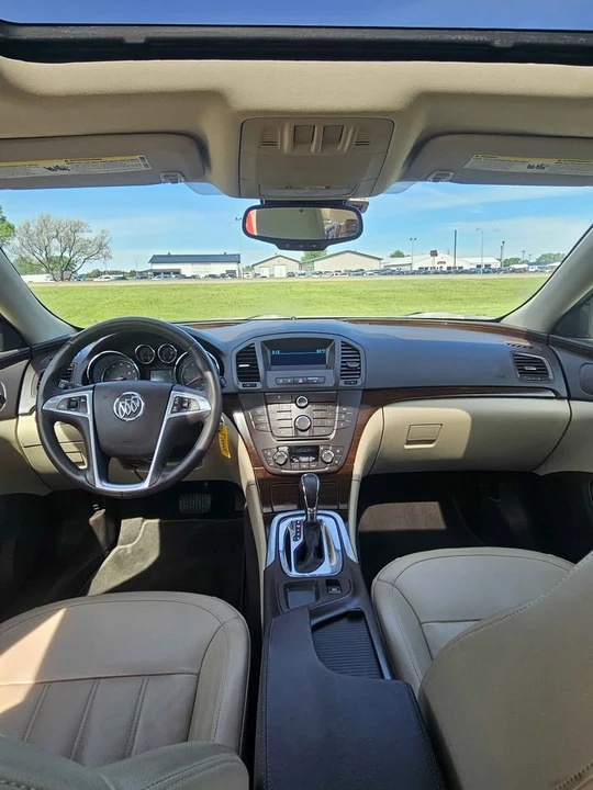 2011 Buick Regal - Image 16 of 18
