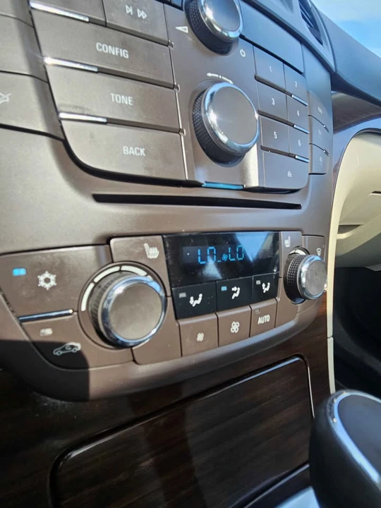 2011 Buick Regal - Image 15 of 18