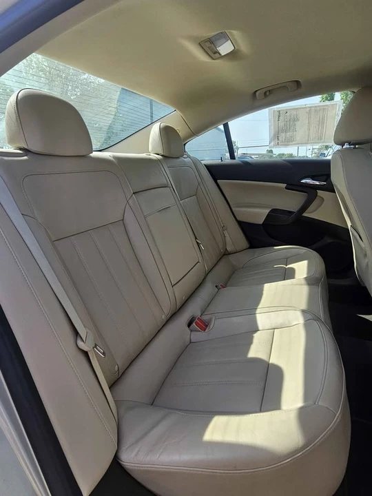 2011 Buick Regal - Image 13 of 18