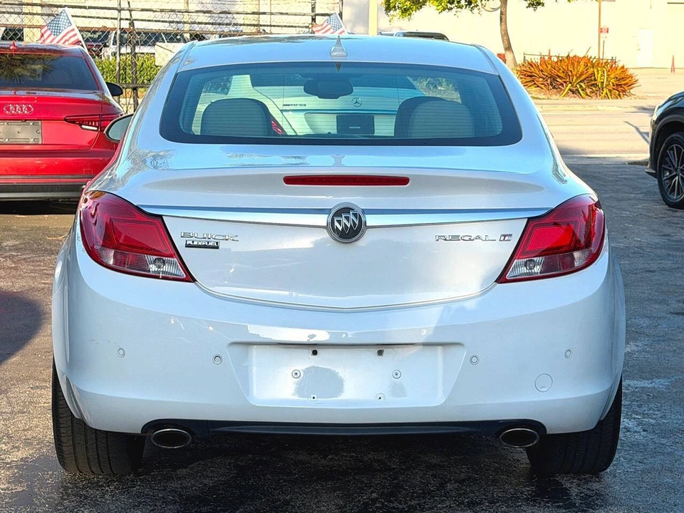 2011 Buick Regal - Image 14 of 31