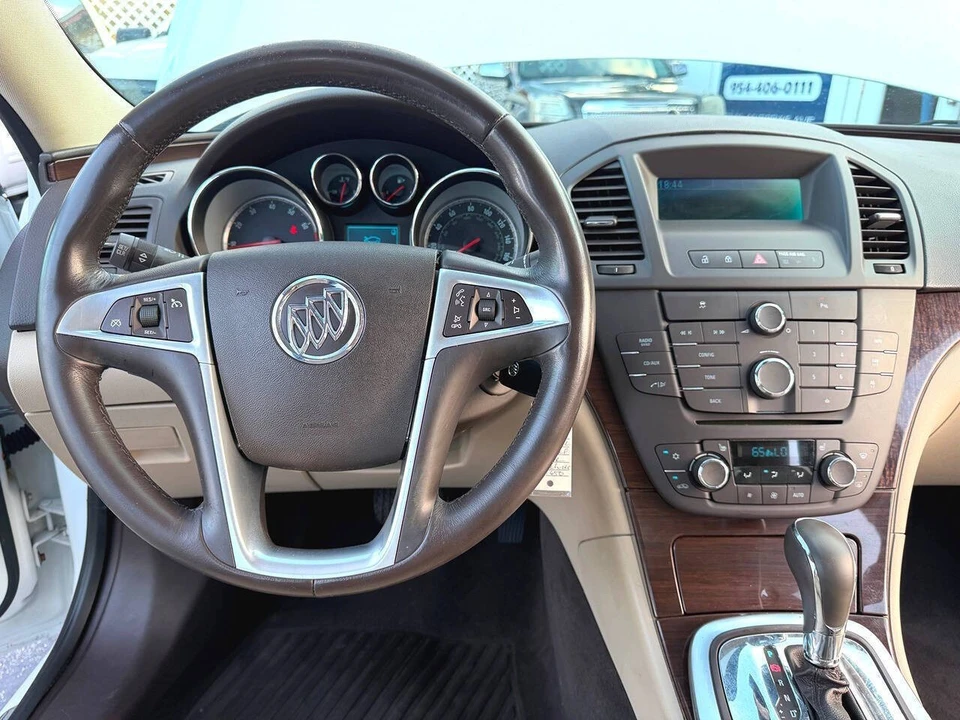 2011 Buick Regal - Image 27 of 31