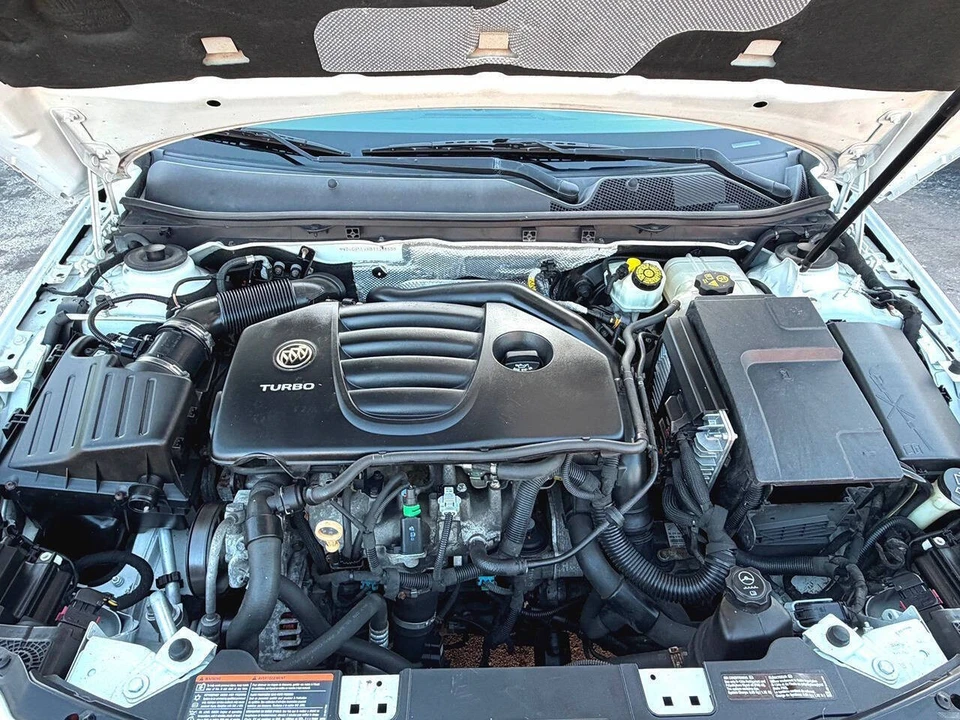 2011 Buick Regal - Image 17 of 31