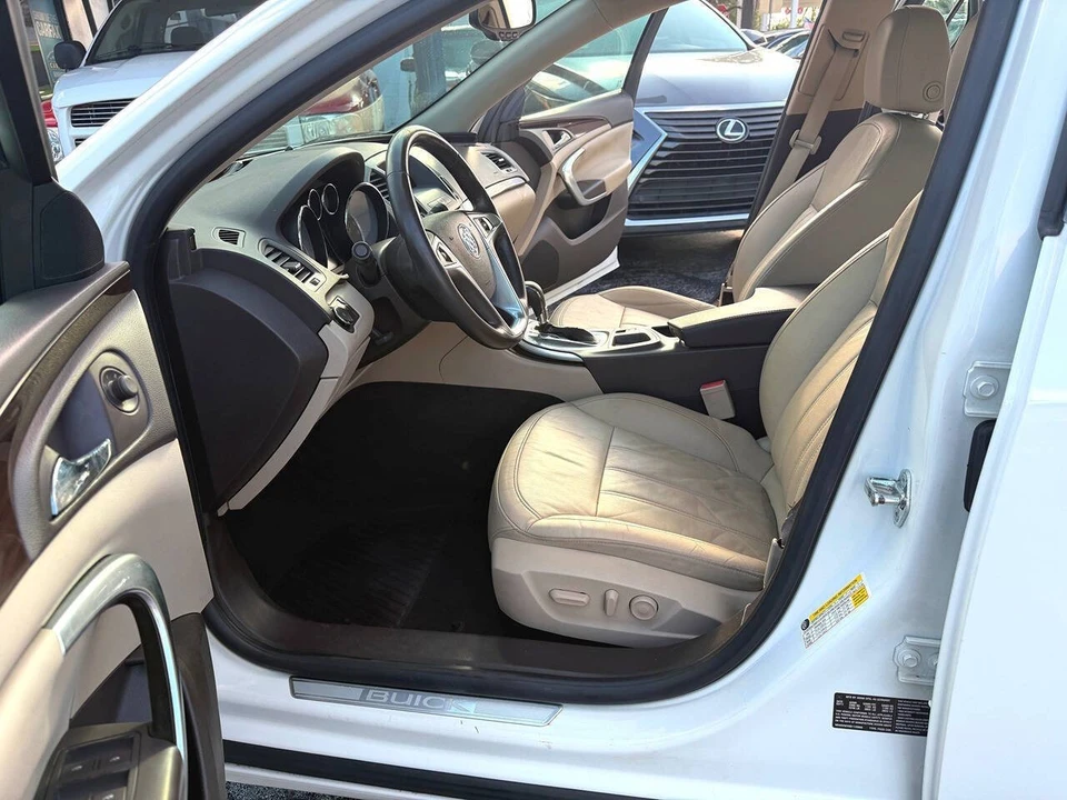 2011 Buick Regal - Image 24 of 31