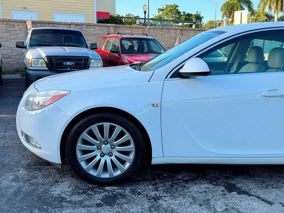 2011 Buick Regal - Image 9 of 31