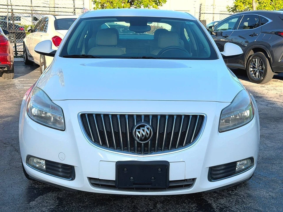 2011 Buick Regal - Image 7 of 31