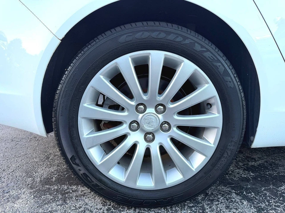 2011 Buick Regal - Image 21 of 31