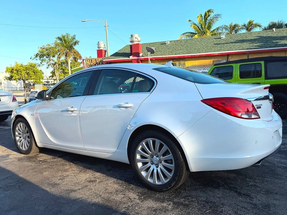 2011 Buick Regal - Image 16 of 31