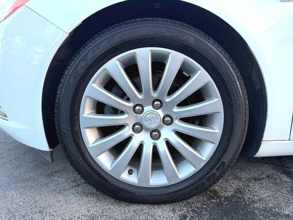 2011 Buick Regal - Image 19 of 31