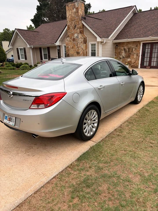 2011 Buick Regal - Image 2 of 9