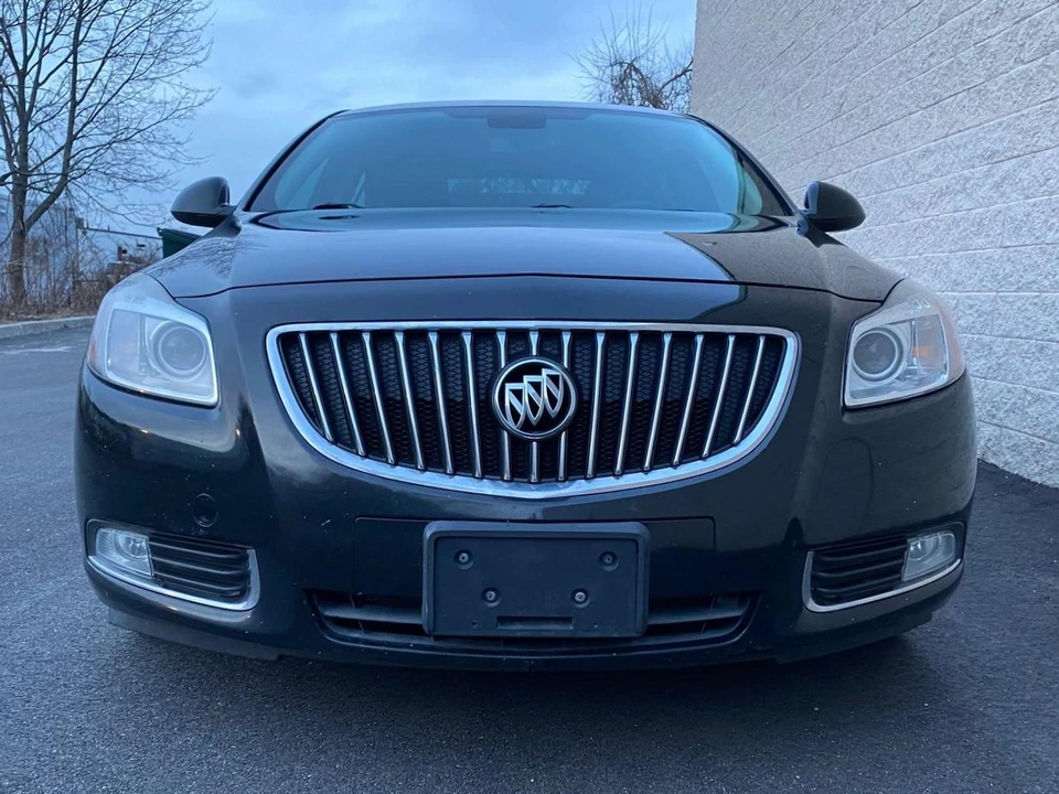 2011 Buick Regal - Image 2 of 31
