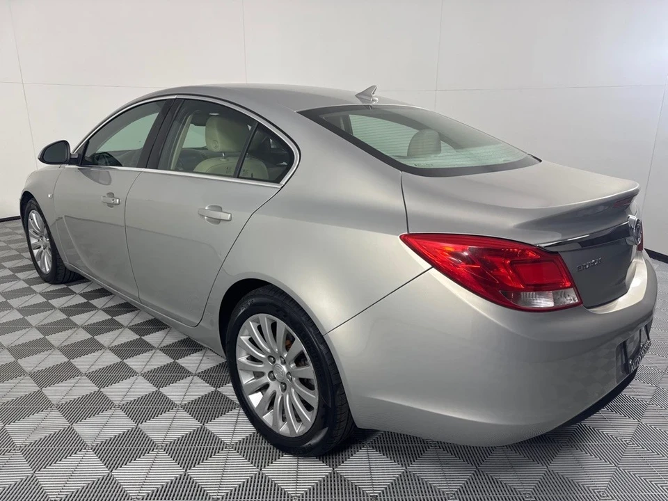 2011 Buick Regal - Image 8 of 12