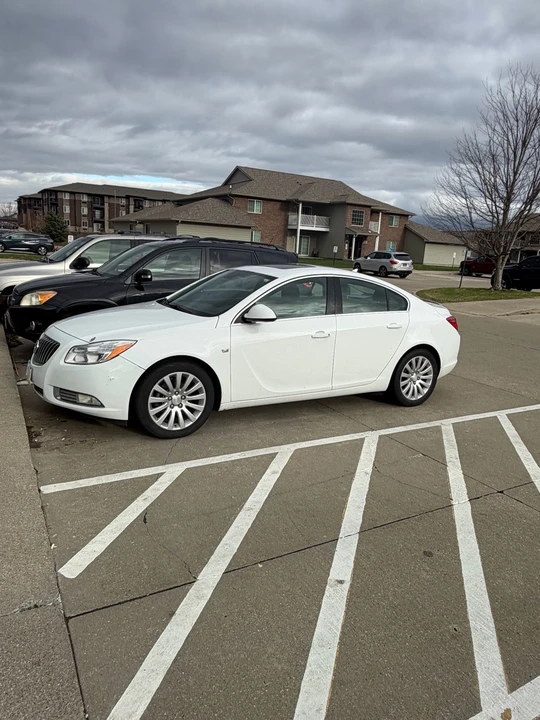 2011 Buick Regal - Image 3 of 4