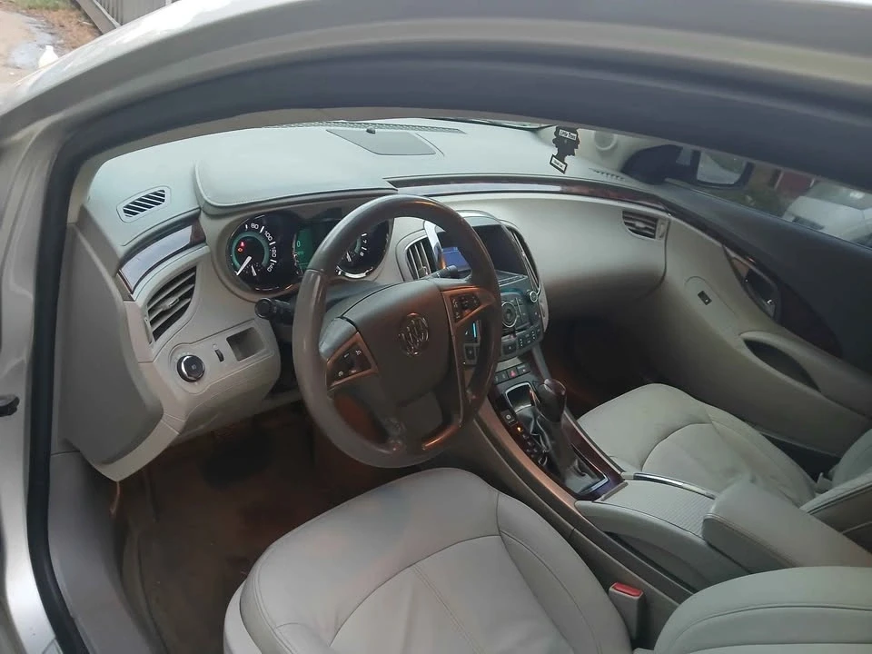 2011 Buick LaCrosse - Image 11 of 12