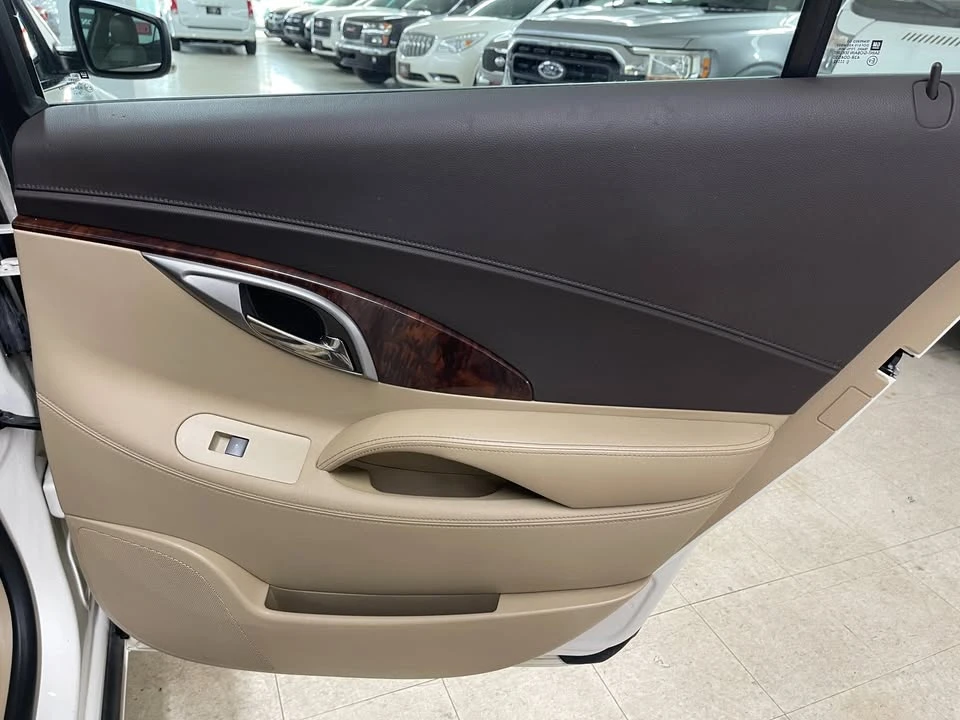 2011 Buick LaCrosse - Image 11 of 20