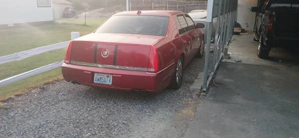 2011 Cadillac DTS - Image 2 of 8
