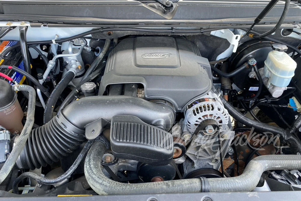 2011 Chevrolet Avalanche - Image 2 of 13