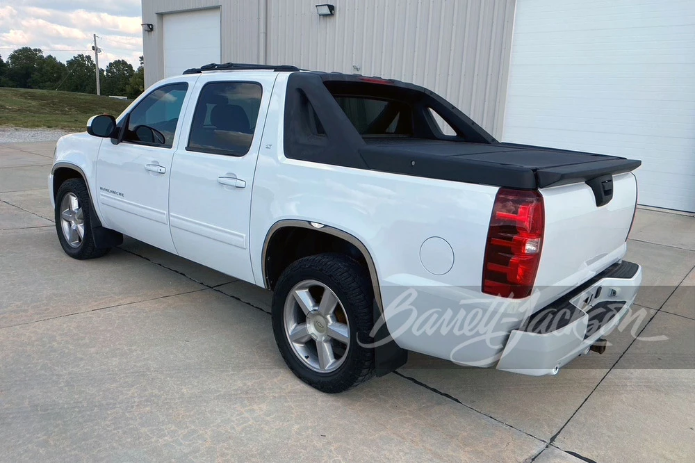 2011 Chevrolet Avalanche - Image 9 of 13