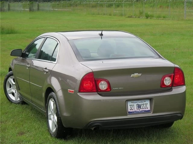 2011 Chevrolet Malibu - Image 2 of 4
