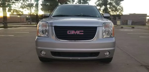 2011 Chevrolet Tahoe 3rd Gen - Image 3 of 21