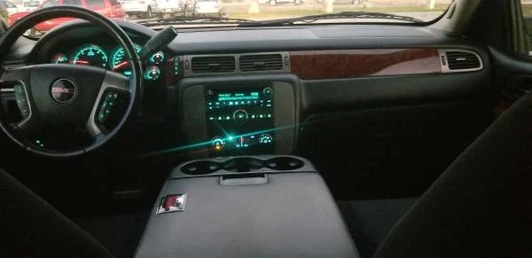 2011 Chevrolet Tahoe 3rd Gen - Image 19 of 21