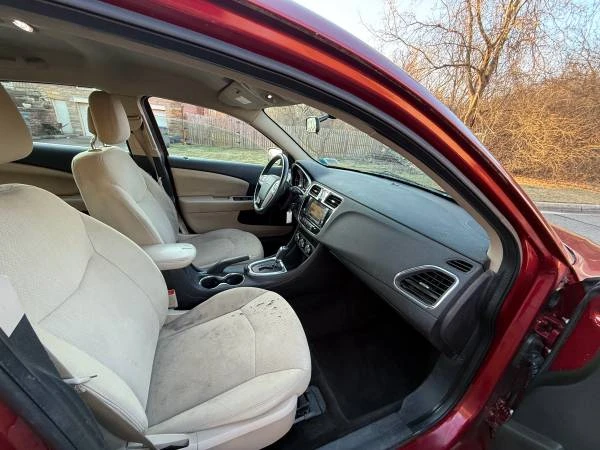 2011 Chrysler 200 - Image 6 of 9