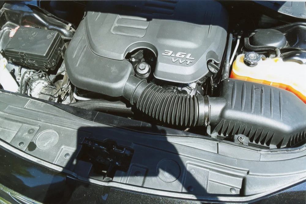 2011 Chrysler 300 (2005-2023) - Image 3 of 5