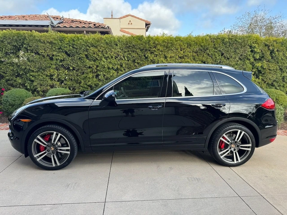2011 Porsche 958 Cayenne Turbo - Image 2 of 15
