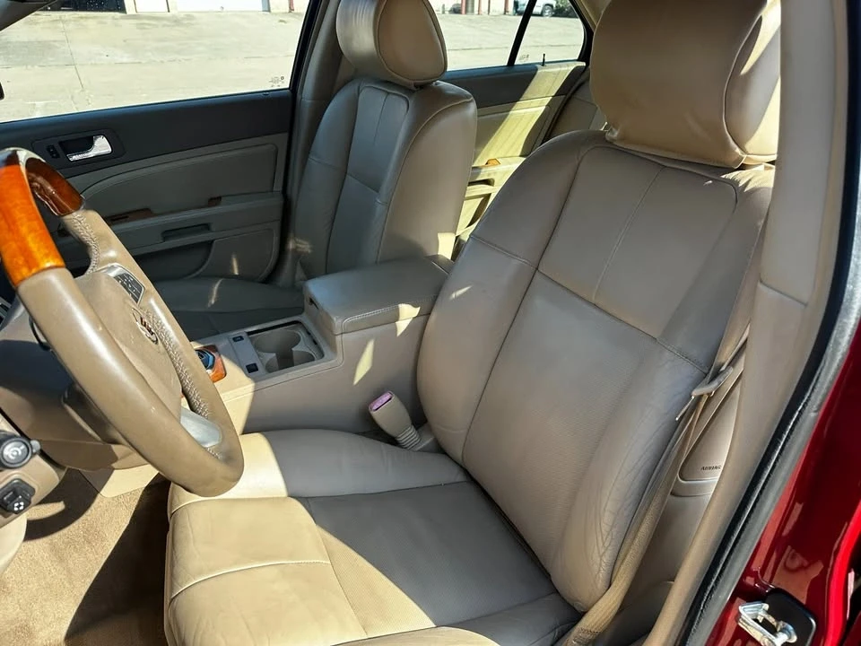 2011 Cadillac STS - Image 18 of 19