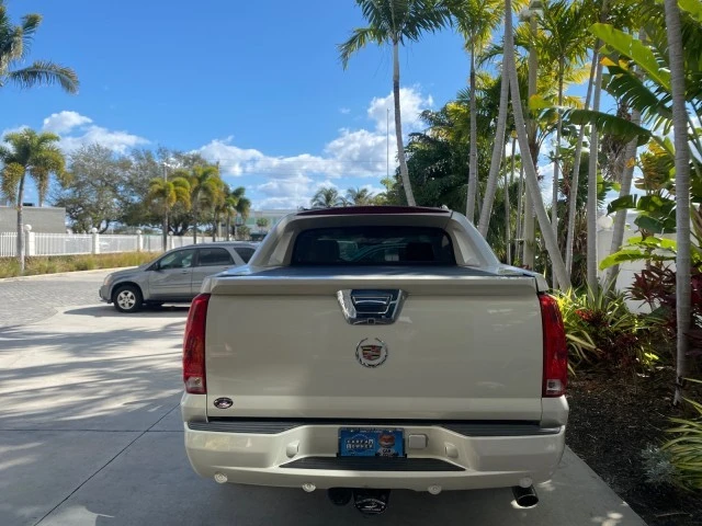 2011 Cadillac Escalade & EXT 3rd Gen - Image 7 of 21