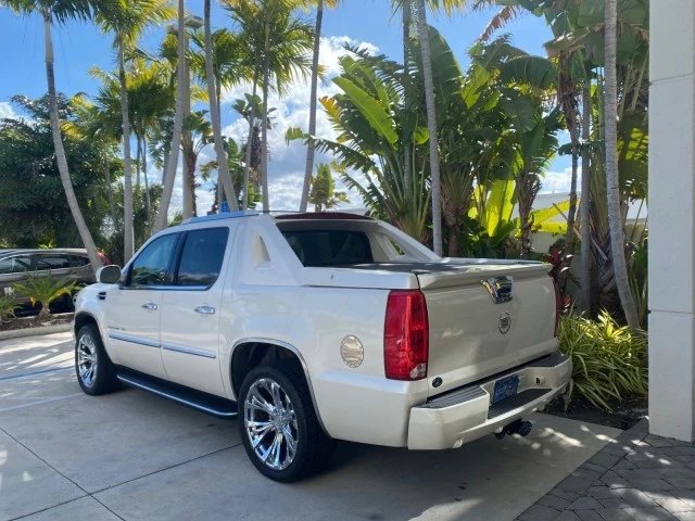 2011 Cadillac Escalade & EXT 3rd Gen - Image 6 of 21