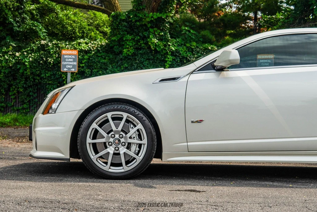 2011 Cadillac CTS-V 2nd Gen - Image 4 of 12
