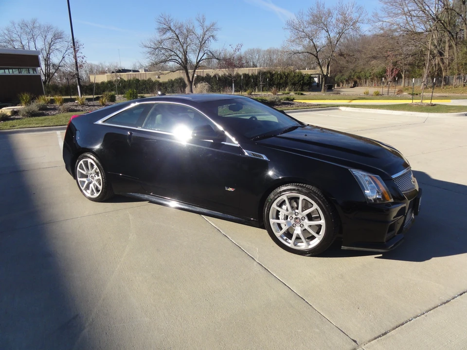 2011 Cadillac CTS-V 2nd Gen - Image 10 of 31