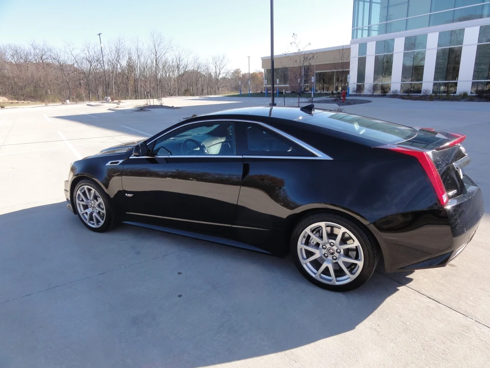 2011 Cadillac CTS-V 2nd Gen - Image 9 of 31