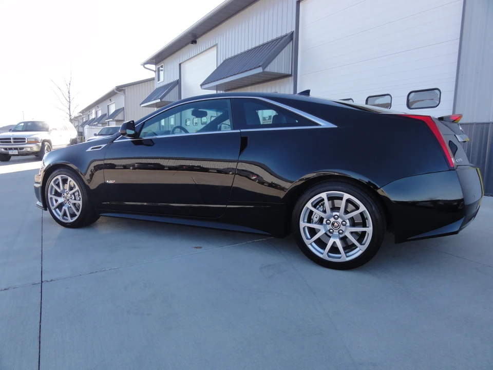 2011 Cadillac CTS-V 2nd Gen - Image 25 of 31