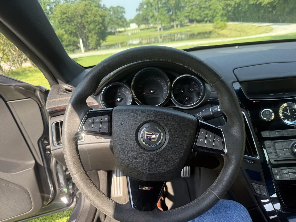 2011 Cadillac CTS-V 2nd Gen - Image 26 of 31