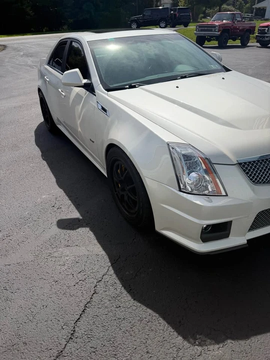 2011 Cadillac CTS-V 2nd Gen - Image 2 of 2
