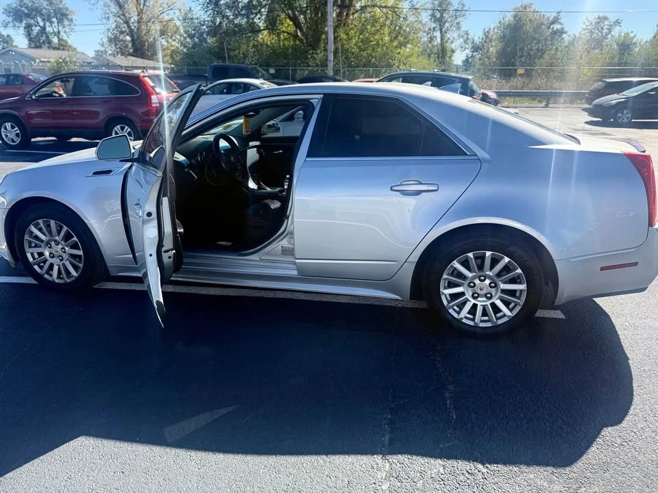 2011 Cadillac CTS-V 2nd Gen - Image 2 of 11